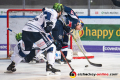 Jordan Smotherman (Iserlohn Roosters) gegen Matt Stajan (EHC Red Bull Muenchen) in der Hauptrundenbegegnung der Deutschen Eishockey Liga zwischen dem EHC Red Bull München und den Iserlohn Roosters am 25.01.2019.