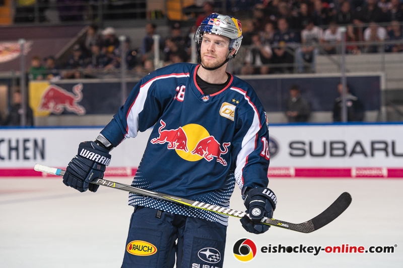 Matt Stajan (EHC Red Bull Muenchen) in der Hauptrundenbegegnung der Deutschen Eishockey Liga zwischen dem EHC Red Bull München und den Kölner Haien am 30.09.2018.