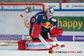 Danny aus den Birken (Torwart, EHC Red Bull Muenchen) bei der Abwehr eines Schusses in der Hauptrundenbegegnung der Deutschen Eishockey Liga zwischen dem EHC Red Bull München und den Krefeld Pinguinen am 28.09.2018.