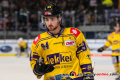 Grant Besse (Krefeld Pinguine) in der Hauptrundenbegegnung der Deutschen Eishockey Liga zwischen dem EHC Red Bull München und den Krefeld Pinguinen am 30.12.2019.