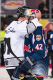 Philippe Dupuis (Thomas Sabo Ice Tigers) und Yasin Ehliz (EHC Red Bull Muenchen) beim Shakehands in der Hauptrundenbegegnung der Deutschen Eishockey Liga zwischen dem EHC Red Bull München und den Thomas Sabo Ice Tigers am 15.02.2019.