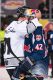 Philippe Dupuis (Thomas Sabo Ice Tigers) und Yasin Ehliz (EHC Red Bull Muenchen) beim Shakehands in der Hauptrundenbegegnung der Deutschen Eishockey Liga zwischen dem EHC Red Bull München und den Thomas Sabo Ice Tigers am 15.02.2019.