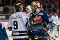 Brandon Buck (Thomas Sabo Ice Tigers) und Trevor Parkes (EHC Red Bull Muenchen) beim Shakehans nach der Hauptrundenbegegnung der Deutschen Eishockey Liga zwischen dem EHC Red Bull München und den Thomas Sabo Ice Tigers am 15.11.2019.