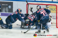 Mads Christensen (EHC Red Bull Muenchen), Danny aus den Birken (Torwart, EHC Red Bull Muenchen) und Maximilian Daubner (EHC Red Bull Muenchen) verteidigen gegen Eugen Alanov (Thomas Sabo Ice Tigers) in der Hauptrundenbegegnung der Deutschen Eishockey Liga zwischen dem EHC Red Bull München und den Thomas Sabo Ice tigers am 29.09.2019.