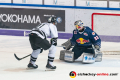 Will Acton (Thomas Sabo Ice Tigers) scheitert bei einem Break gegen Danny aus den Birken (Torwart, EHC Red Bull Muenchen) in der Hauptrundenbegegnung der Deutschen Eishockey Liga zwischen dem EHC Red Bull München und den Thomas Sabo Ice tigers am 29.09.2019.