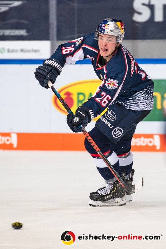 Justin Schuetz (EHC Red Bull Muenchen) in der Hauptrundenbegegnung der Deutschen Eishockey Liga zwischen dem EHC Red Bull München und den Schwenninger Wild Wings am 18.10.2018.
