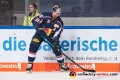 Yannic Seidenberg (EHC Red Bull Muenchen) absolvierte seine 900. Partie in der Hauptrundenbegegnung der Deutschen Eishockey Liga zwischen dem EHC Red Bull München und den Schwenninger Wild Wings am 18.10.2018.