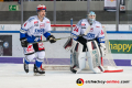 Colby Robak (Schwenninger Wild Wings) vor dem Tor von Dustin Strahlmeier (Torwart, Schwenninger Wild Wings) in der Hauptrundenbegegnung der Deutschen Eishockey Liga zwischen dem EHC Red Bull München und den Schwenninger Wild Wings am 22.11.2019.