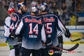 Teambesprechung zwischen Trevor Parkes (EHC Red Bull Muenchen), Justin Shugg (EHC Red Bull Muenchen), John Mitchell (EHC Red Bull Muenchen) und Derek Joslin (EHC Red Bull Muenchen) in der Hauptrundenbegegnung der Deutschen Eishockey Liga zwischen dem EHC Red Bull München und den Straubing Tigers am 16.09.2018.