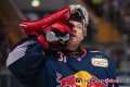 Danny aus den Birken (Torwart, EHC Red Bull Muenchen) während einer Werbepause in der Hauptrundenbegegnung der Deutschen Eishockey Liga zwischen dem EHC Red Bull München und den Straubing Tigers am 16.09.2018.