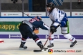 Mark Voakes (EHC Red Bull Muenchen) verteidigt gegen Antoine Laganiere (Straubing Tigers) in der Hauptrundenbegegnung der Deutschen Eishockey Liga zwischen dem EHC Red Bull München und den Straubing Tigers am 16.09.2018.