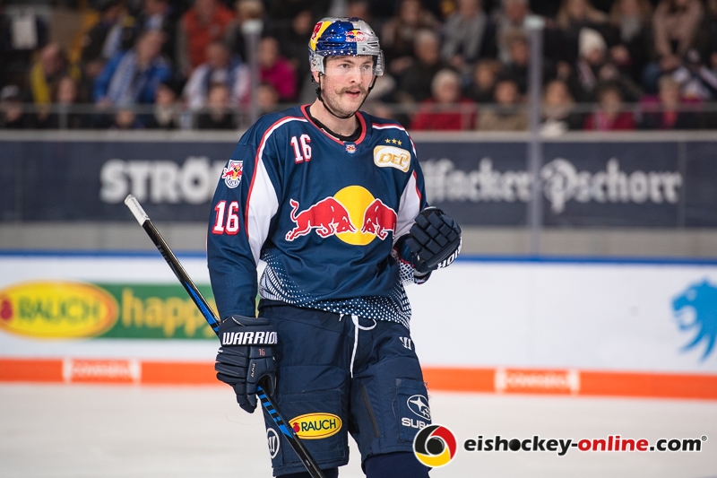 Konrad Abeltshauser (EHC Red Bull Muenchen) in der Hauptrundenbegegnung der Deutschen Eishockey Liga zwischen dem EHC Red Bull München und den Straubing Tigers am 18.11.2018.