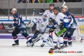 Yasin Ehliz (EHC Red Bull Muenchen) und John Mitchell (EHC Red Bull Muenchen) machen Betrieb vor dem Tor von Jeff Zatkoff (Torwart, Straubing Tigers), Fredrik Eriksson (Straubing Tigers) und Sena Acolatse (Straubing Tigers) in der Hauptrundenbegegnung der Deutschen Eishockey Liga zwischen dem EHC Red Bull München und den Straubing Tigers am 18.11.2018.