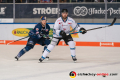 Fredrik Eriksson (Straubing Tigers) verfolgt von Patrick Hager (EHC Red Bull Muenchen) in der Hauptrundenbegegnung der Deutschen Eishockey Liga zwischen dem EHC Red Bull München und den Straubing Tigers am 29.11.2019.