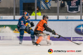 Dominik Bittner (Grizzlys Wolfsburg) verfolgt von Yasin Ehliz (EHC Red Bull Muenchen) in der Hauptrundenbegegnung der Deutschen Eishockey Liga zwischen dem EHC Red Bull München und den Grizzlys Wolfsburg am 05.01.2020.