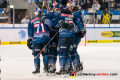 Chris Bourque (EHC Red Bull Muenchen), Trevor Parkes (EHC Red Bull Muenchen) und Konrad Abeltshauser (EHC Red Bull Muenchen) bejubeln mit Jason Jaffray (EHC Red Bull Muenchen) dessen Treffer zum 4:3 in der Hauptrundenbegegnung der Deutschen Eishockey Liga zwischen dem EHC Red Bull München und den Grizzlys Wolfsburg am 05.01.2020.