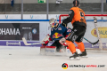 Nick Jones (Grizzlys Wolfsburg) verpasst beim Penalty Shootout gegen Kevin Reich (Torwart, EHC Red Bull Muenchen) in der Hauptrundenbegegnung der Deutschen Eishockey Liga zwischen dem EHC Red Bull München und den Grizzlys Wolfsburg am 05.01.2020.