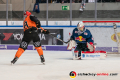 Anthony Rech (Grizzlys Wolfsburg) verpasst beim Penalty Shootout gegen Kevin Reich (Torwart, EHC Red Bull Muenchen) in der Hauptrundenbegegnung der Deutschen Eishockey Liga zwischen dem EHC Red Bull München und den Grizzlys Wolfsburg am 05.01.2020.