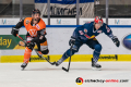 Christoph Hoehenleitner (Grizzlys Wolfsburg) und Mark Voakes (EHC Red Bull Muenchen) in der Hauptrundenbegegnung der Deutschen Eishockey Liga zwischen dem EHC Red Bull München und den Grizzlys Wolfsburg am 05.01.2020.