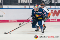 Alexander Johansson (Grizzlys Wolfsburg) verfolgt Justin Schuetz (EHC Red Bull Muenchen) in der Hauptrundenbegegnung der Deutschen Eishockey Liga zwischen dem EHC Red Bull München und den Grizzlys Wolfsburg am 11.10.2019.