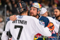 Shakehands zwischen Dominik Bittner (Grizzlys Wolfsburg) und Maximilian Kastner (EHC Red Bull Muenchen) nach der Hauptrundenbegegnung der Deutschen Eishockey Liga zwischen dem EHC Red Bull München und den Grizzlys Wolfsburg am 11.10.2019.