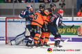 Danny aus den Birken (Torwart, EHC Red Bull Muenchen), Derek Joslin (EHC Red Bull Muenchen) und Mark Voakes (EHC Red Bull Muenchen) verteidigen gegen Spencer Machacek (Grizzlys Wolfsburg) und Jeremy Welsh (Grizzlys Wolfsburg) in der Hauptrundenbegegnung der Deutschen Eishockey Liga zwischen dem EHC Red Bull München und den Grizzlys Wolfsburg am 27.01.2019.