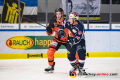 William Wrenn (Grizzlys Wolfsburg) und Maximilian Daubner (EHC Red Bull Muenchen) in der Hauptrundenbegegnung der Deutschen Eishockey Liga zwischen dem EHC Red Bull München und den Grizzlys Wolfsburg am 27.01.2019.