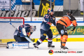 Danny aus den Birken (Torwart, EHC Red Bull Muenchen) und Yannic Seidenberg (EHC Red Bull Muenchen) verteidigen gegen Christoph Hoehenleitner (Grizzlys Wolfsburg) in der Hauptrundenbegegnung der Deutschen Eishockey Liga zwischen dem EHC Red Bull München und den Grizzlys Wolfsburg am 27.01.2019.