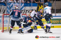 Daryl Boyle (EHC Red Bull Muenchen) und Danny aus den Birken (Torwart, EHC Red Bull Muenchen) verteidigen gegen Louis-Marc Aubry (Eisbaeren Berlin) in der 3. Viertelfinalbegegnung in den Playoffs der Deutschen Eishockey Liga zwischen dem EHC Red Bull München und den Eisbären Berlin am 17.03.2019.