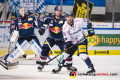 Matt Stajan (EHC Red Bull Muenchen) und Colin Smith (Eisbaeren Berlin) in der 3. Viertelfinalbegegnung in den Playoffs der Deutschen Eishockey Liga zwischen dem EHC Red Bull München und den Eisbären Berlin am 17.03.2019.
