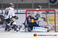 Andre Rankel (Eisbaeren Berlin) gegen Ryan Button (EHC Red Bull Muenchen) und Danny aus den Birken (Torwart, EHC Red Bull Muenchen) in der 5. Viertelfinalbegegnung in den Playoffs der Deutschen Eishockey Liga zwischen dem EHC Red Bull München und den Eisbären Berlin am 24.03.2019.