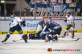 Danny aus den Birken (Torwart, EHC Red Bull Muenchen), Andrew Bodnarchuk (EHC Red Bull Muenchen) und Justin Shugg (EHC Red Bull Muenchen) verteidigen gegen Jamie MacQueen (Eisbaeren Berlin) und Mark Olver (Eisbaeren Berlin) in der 5. Viertelfinalbegegnung in den Playoffs der Deutschen Eishockey Liga zwischen dem EHC Red Bull München und den Eisbären Berlin am 24.03.2019.