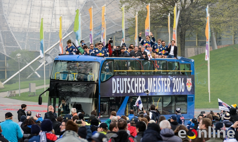160425_Meisterfeier__HEI4652-E-Online