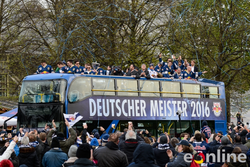 160425_Meisterfeier__HEI4659-E-Online