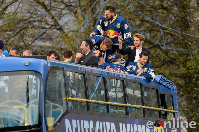 160425_Meisterfeier__HEI4677-E-Online