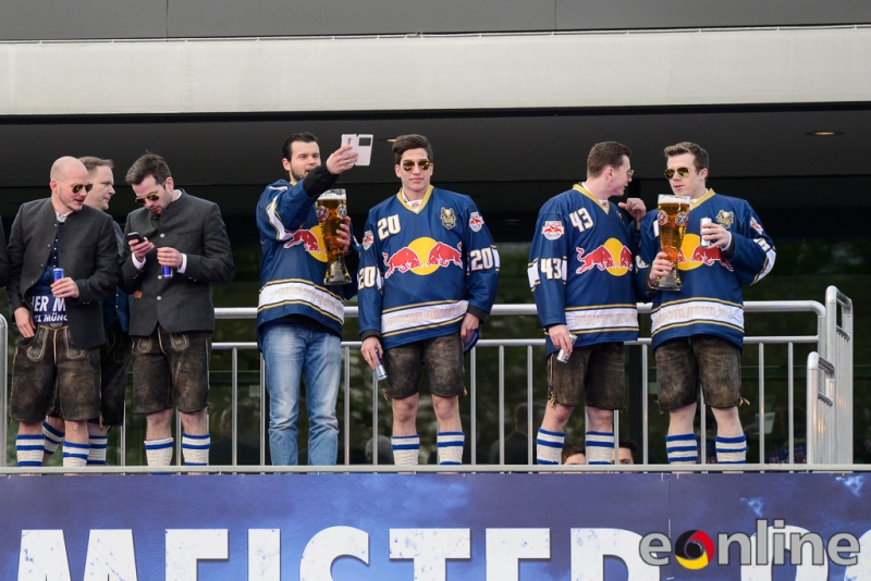 160425_Meisterfeier__HEI4694-E-Online