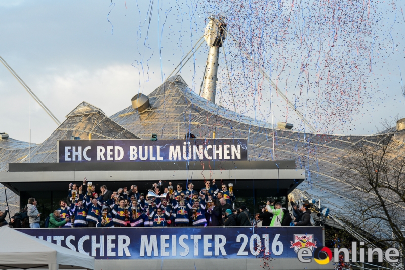 160425_Meisterfeier__HEI4771-E-Online