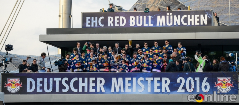 160425_Meisterfeier__HEI4777-E-Online