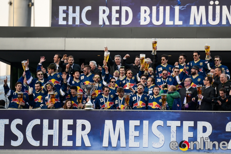 160425_Meisterfeier__HEI4790-E-Online